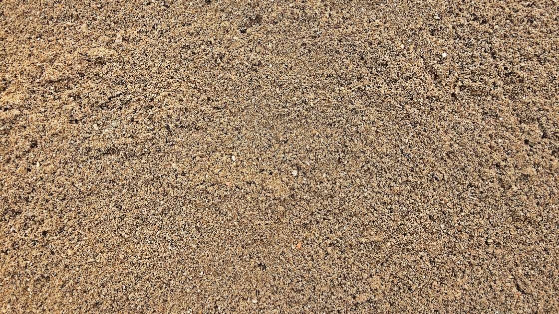 sandy soils :- What are the characteristics of sandy soils?